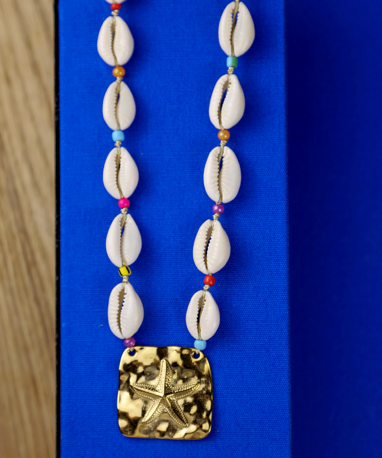 Bijoux-collier-couleurs-coquillage