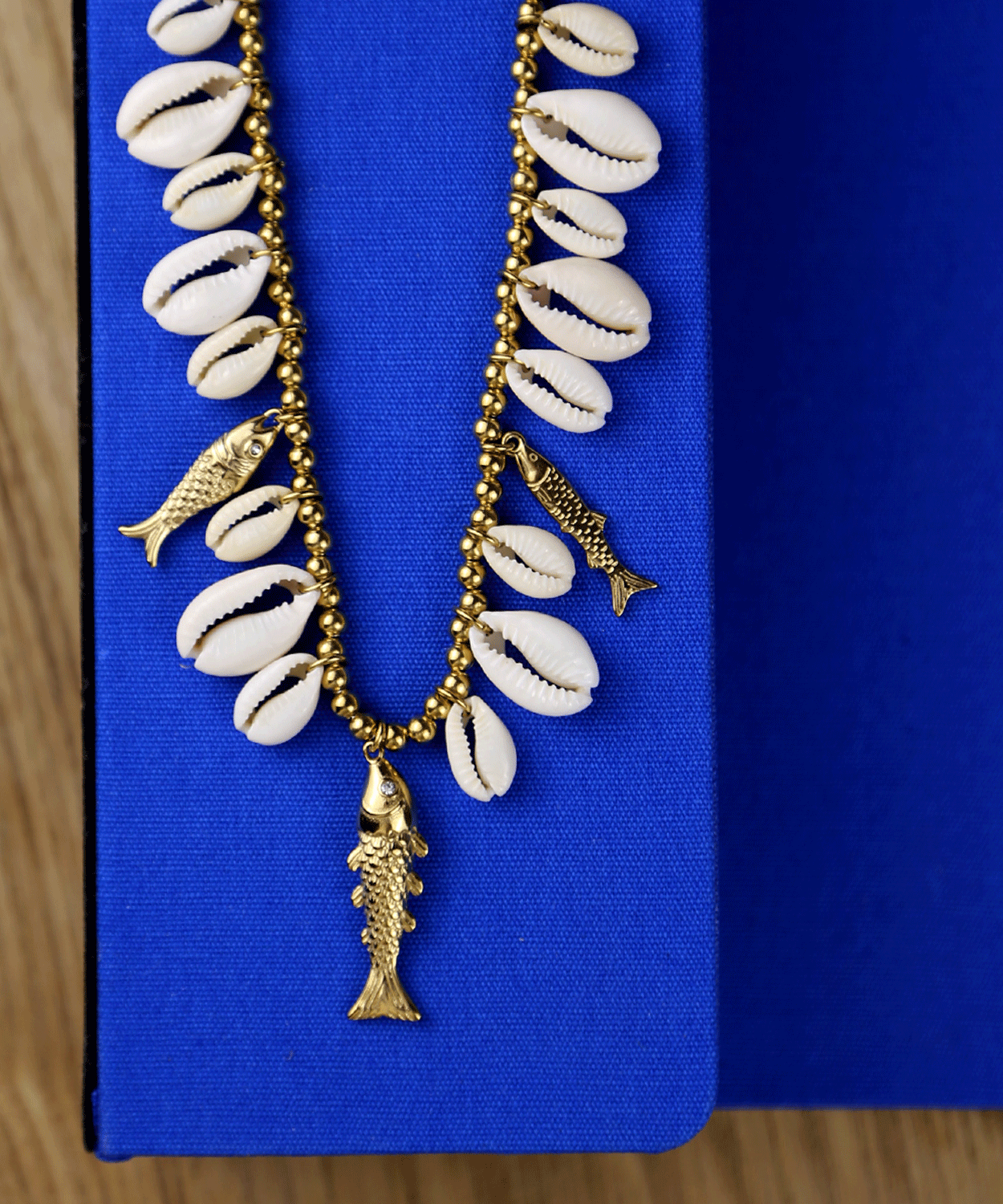 Bijoux-collier-or-fish