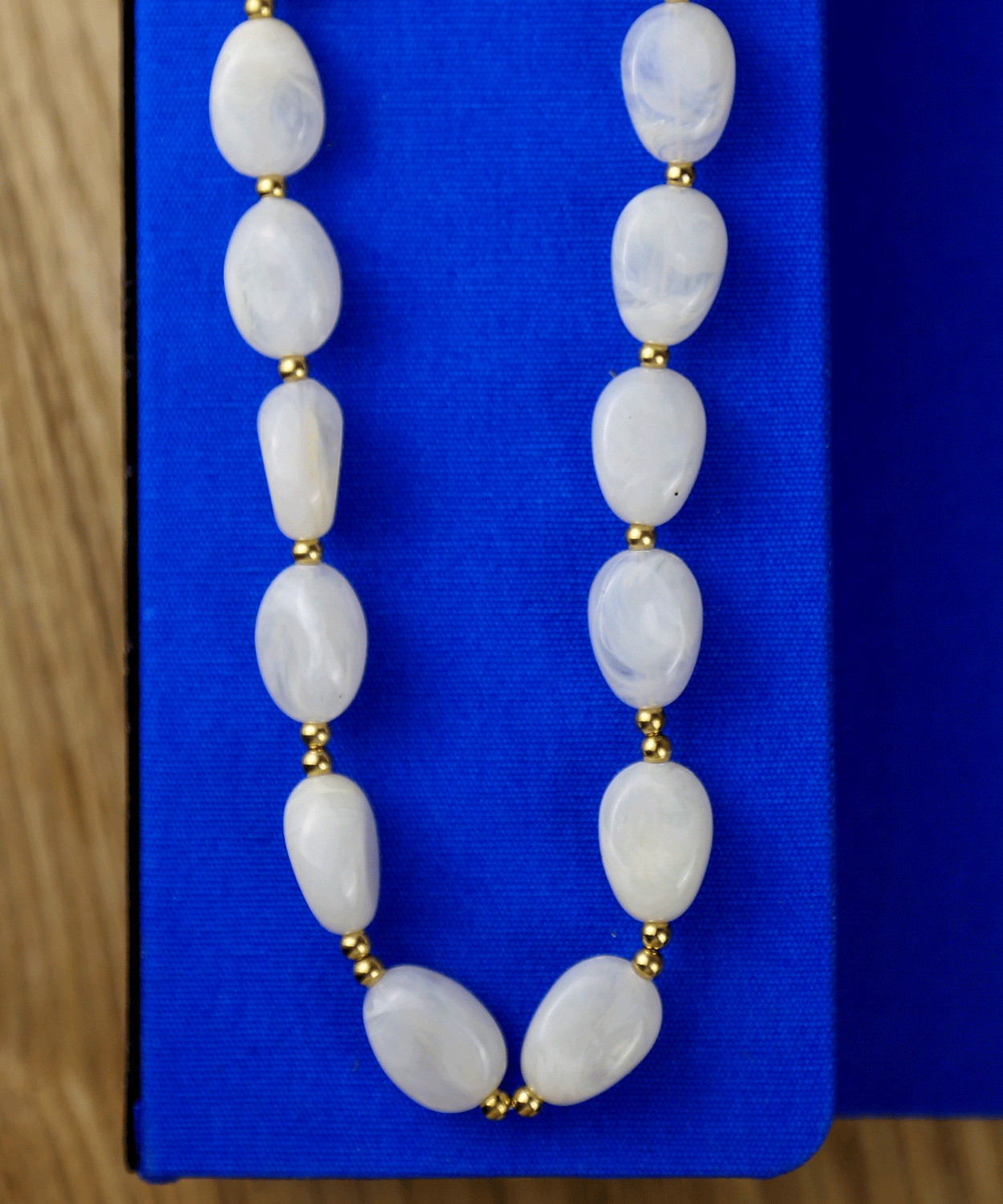 Bijoux-collier-pierre-blanche